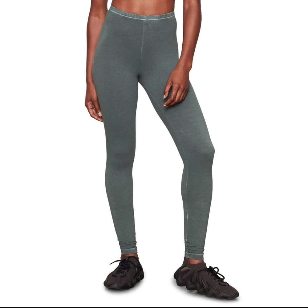 SKIMS Outdoor Legging in Malachite